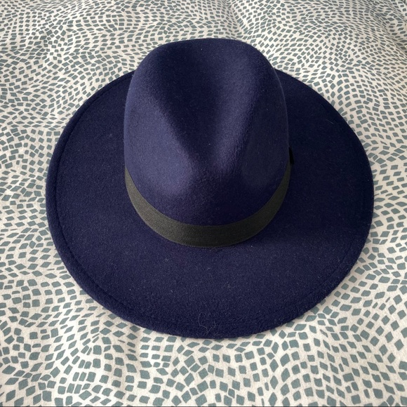 Structured Felt Wide Brim Fedora - Picture 2 of 3